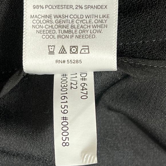 Express Stylist Super High-Rise Shorts Plus Sz 16 Black Pleated Dressy Goth NEW! - Picture 9 of 9